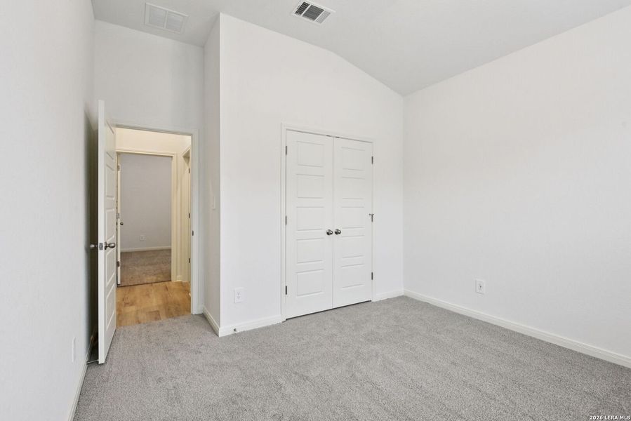 Spacious, unfurnished interior of a new home in Fox Falls, Boerne (Image 26).