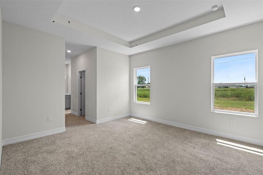 Spacious, unfurnished interior of a new home in , Ocala (Image 16).