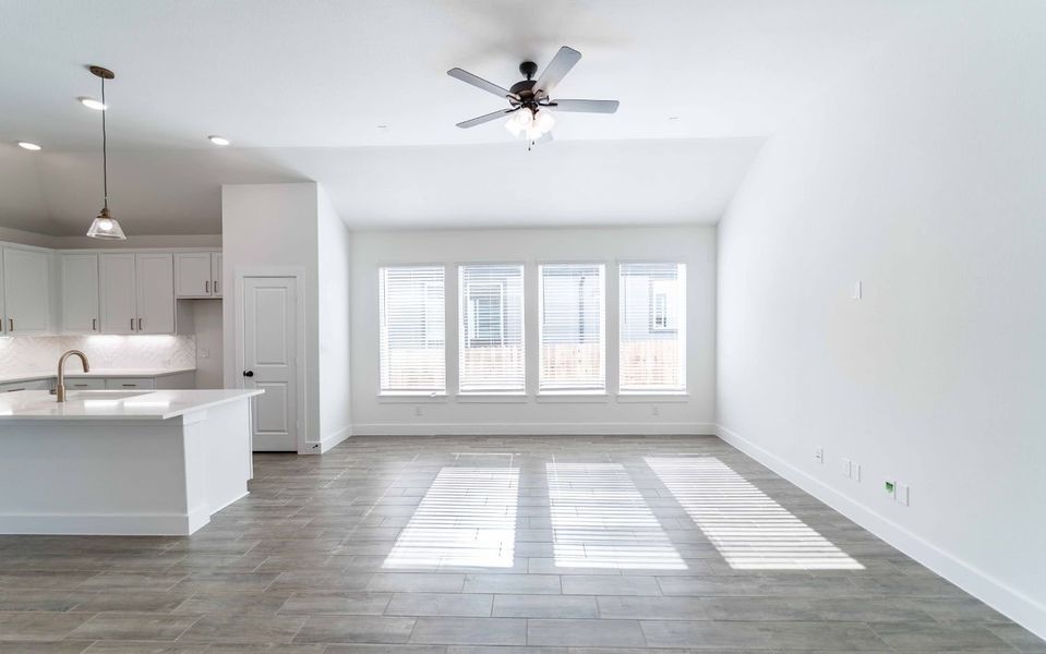 Spacious, unfurnished interior of a new home in Sanctuary, Salado (Image 12).