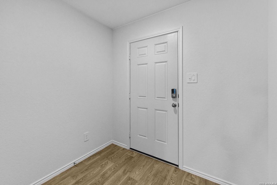 Spacious, unfurnished interior of a new home in Hickory Ridge, Elmendorf (Image 30).
