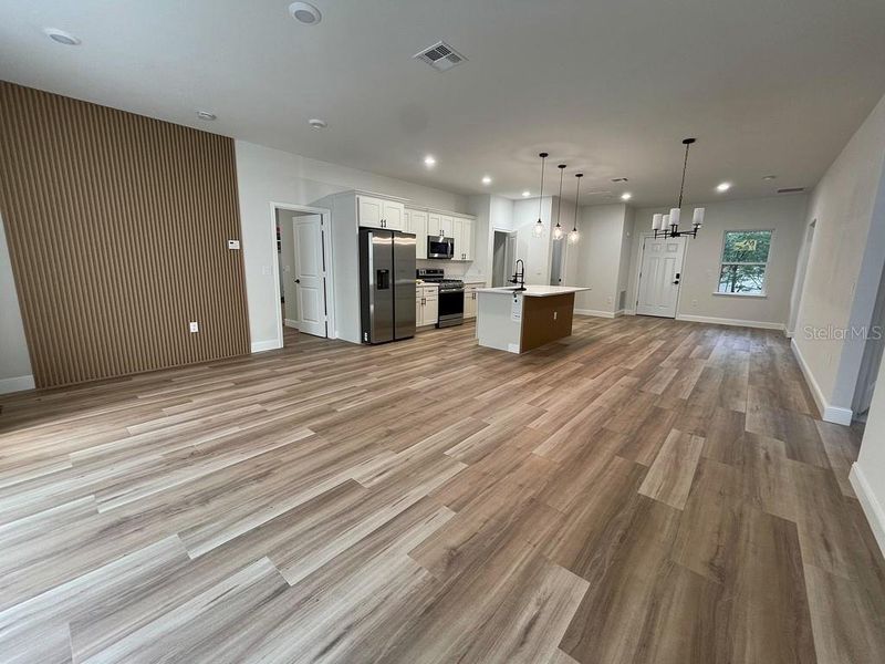Spacious, unfurnished interior of a new home in , Port Charlotte (Image 16).