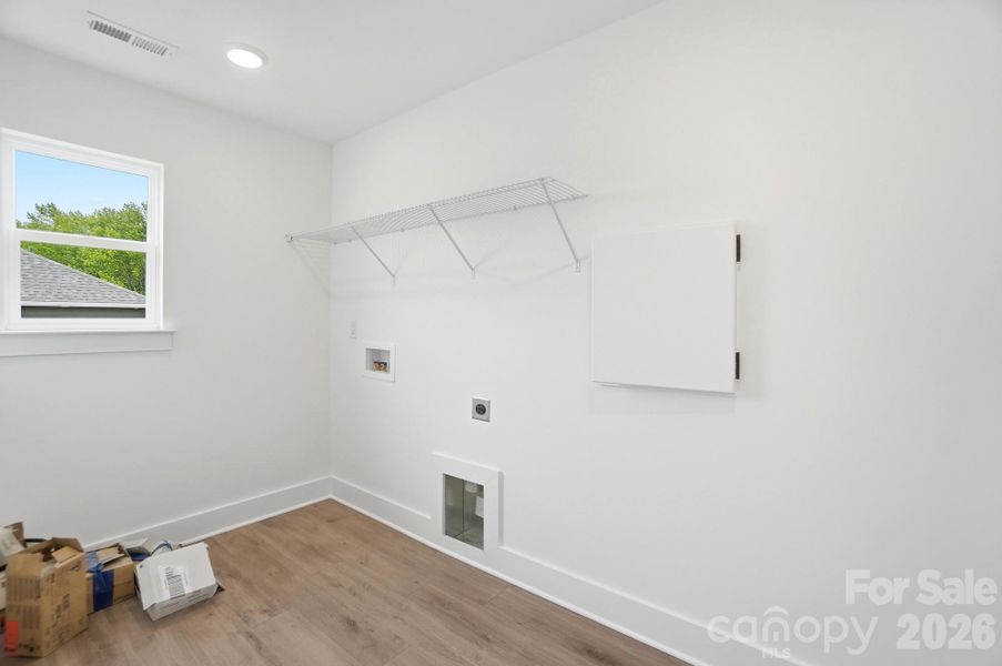 Spacious, unfurnished interior of a new home in Robinson Oaks, Gastonia (Image 43).