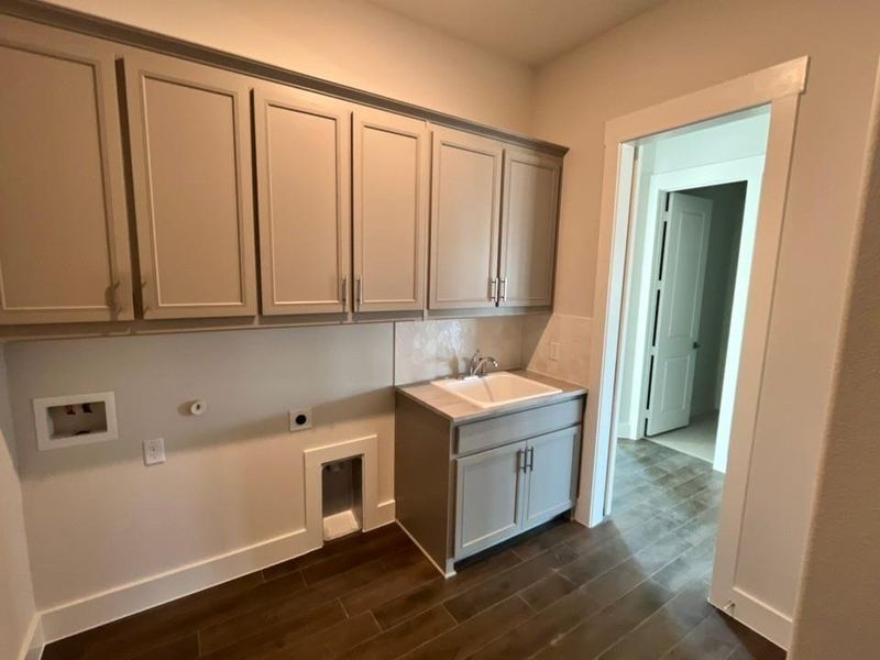 Furnished interior view inside a new home in Eagle Ridge Estates, Weatherford (Image 5).