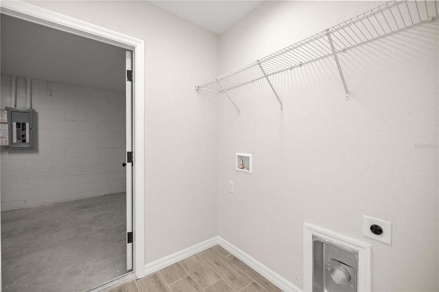 Spacious, unfurnished interior of a new home in , Ocala (Image 11).