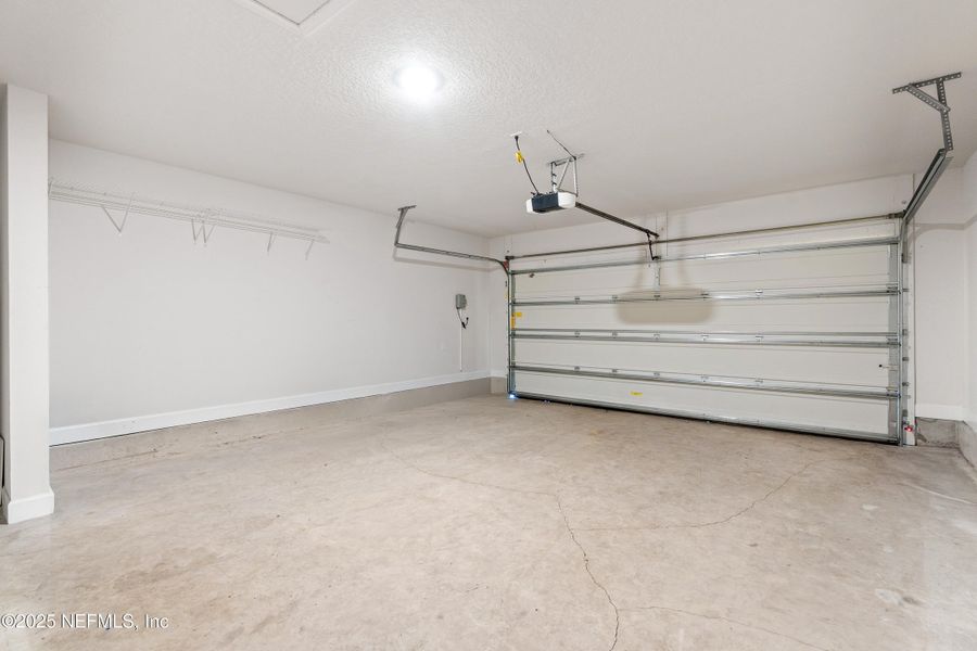 Spacious, unfurnished interior of a new home in Shadow Crest at Rolling Hills, Green Cove Springs (Image 27).