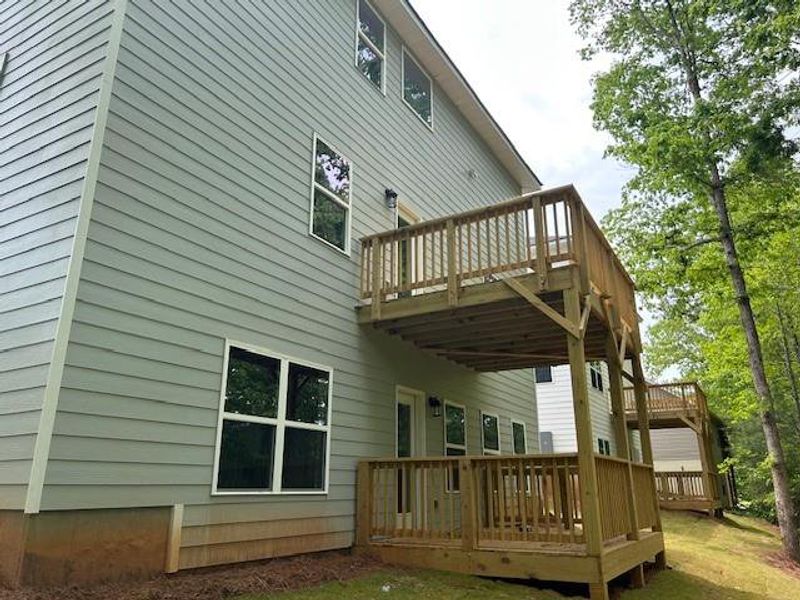 Exterior details and patio area of a home in Habersham Meadows, Demorest (Image 3).