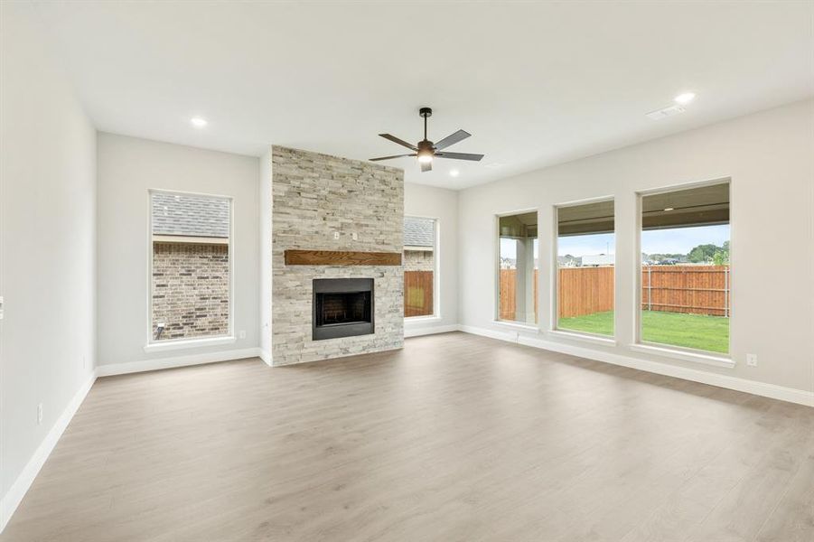 Spacious, unfurnished interior of a new home in Sunset Ridge, Alvarado (Image 18).