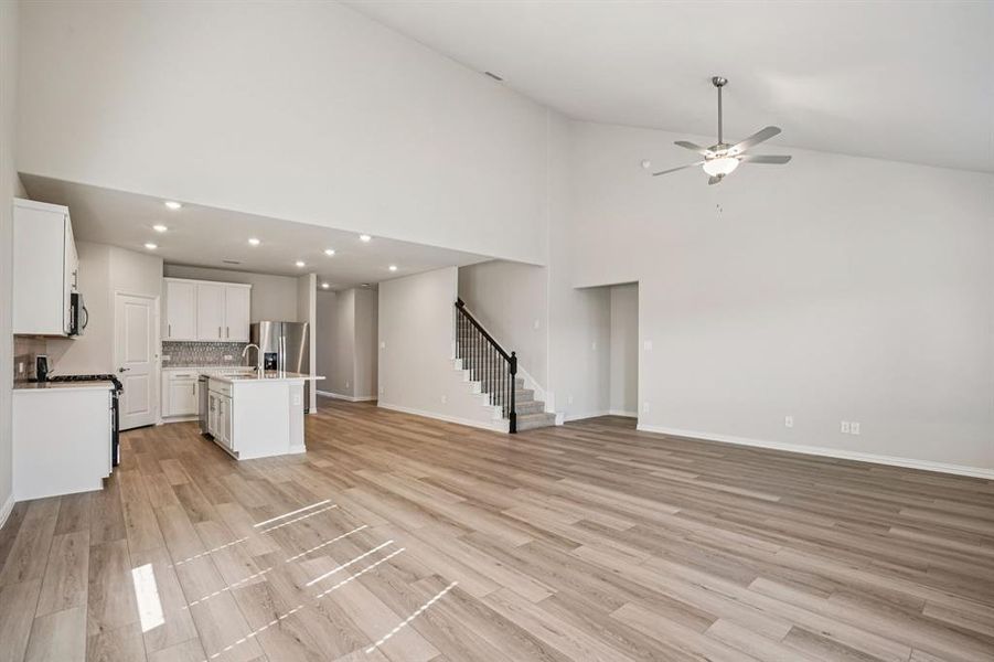 Spacious, unfurnished interior of a new home in Stonehaven, Seagoville (Image 24). Spacious, unfurnished interior of a new home in Stonehaven, Seagoville (Image 24).