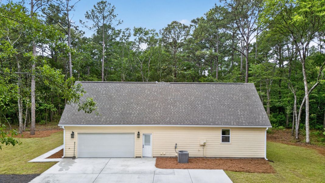 Exterior details and patio area of a home in , Johns Island (Image 4).