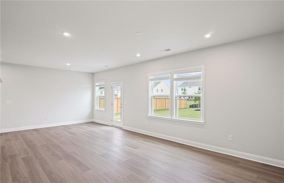 Spacious, unfurnished interior of a new home in Anderson Point, McDonough (Image 15).