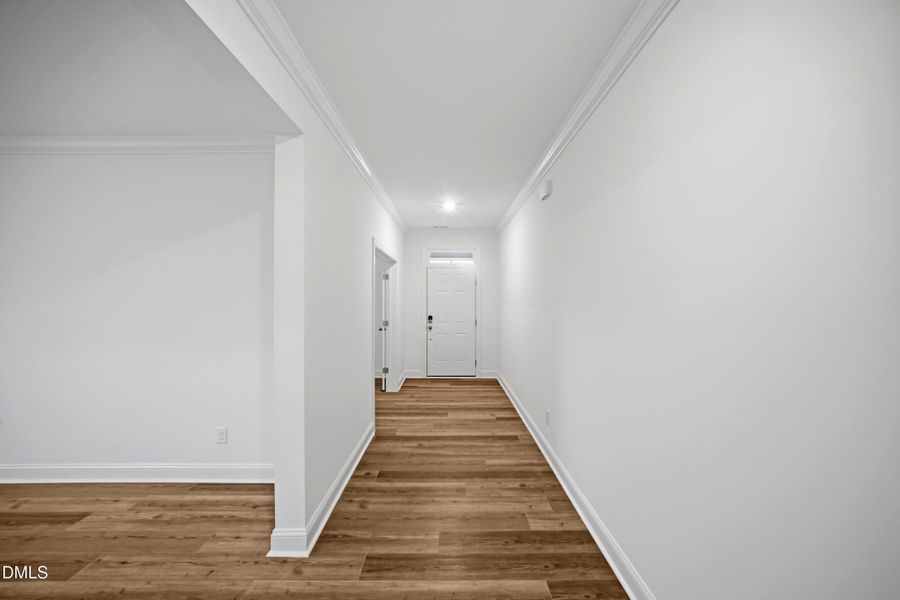 4_SUN_Stoneriver_Pic_GalvaniII_Foyer_1of