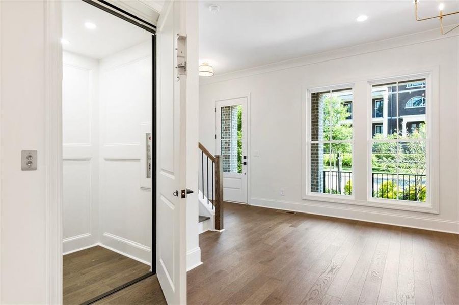 Spacious, unfurnished interior of a new home in , Alpharetta (Image 79). Spacious, unfurnished interior of a new home in , Alpharetta (Image 79).