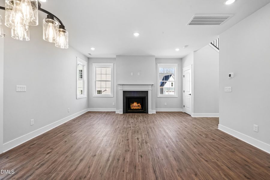 Family Room - From Kitchen - DSC04574