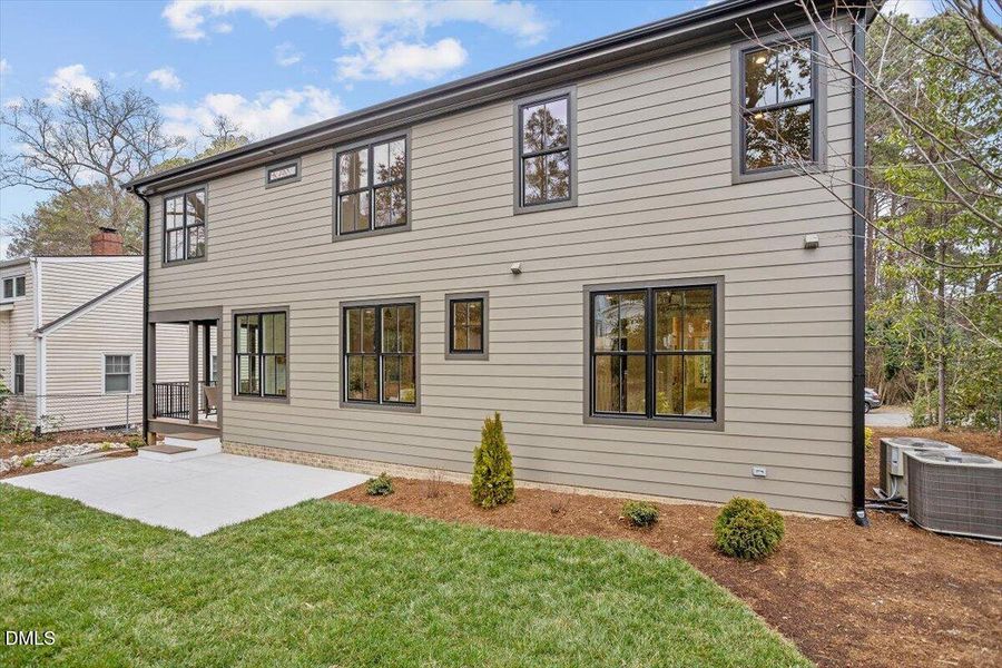 06-2305 Sprunt Ave [2811143]_06