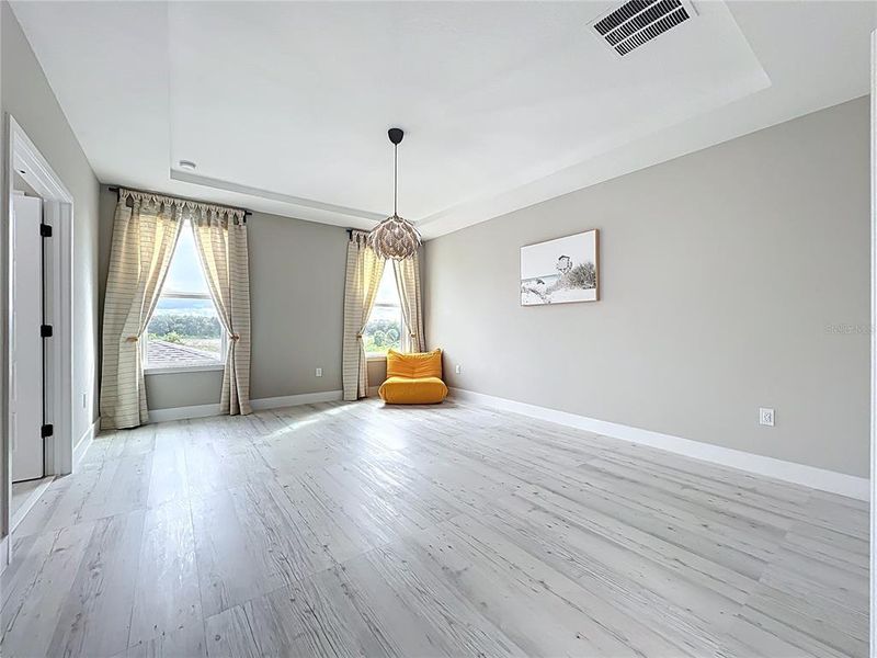 Spacious, unfurnished interior of a new home in , Winter Garden (Image 64).