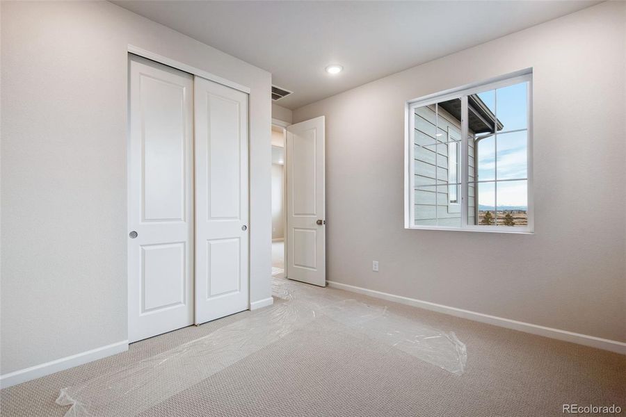 Spacious, unfurnished interior of a new home in Painted Prairie, Aurora (Image 32).