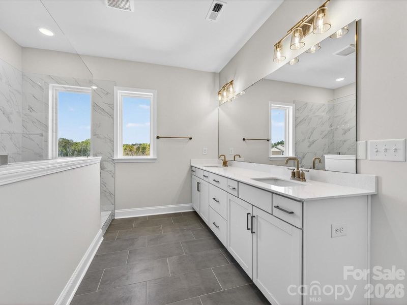 Owners bath, dual sinks