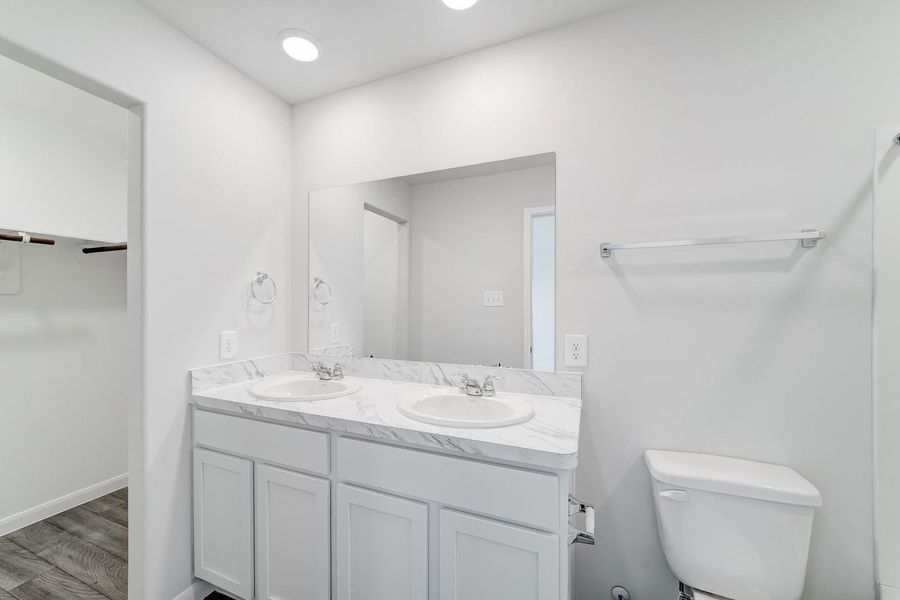 Furnished interior view inside a new home in Santa Fe, Cleveland (Image 9).