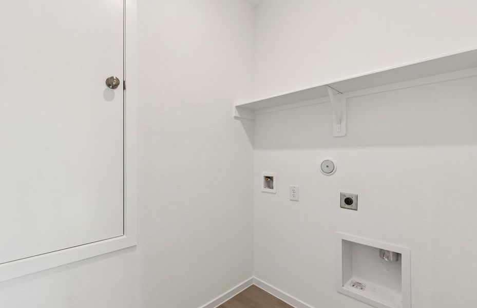 Spacious, unfurnished interior of a new home in Mavera, Conroe (Image 28).