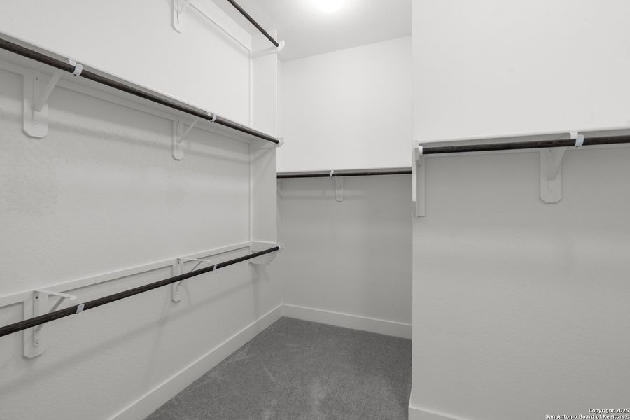 Spacious, unfurnished interior of a new home in Bison Ridge, San Antonio (Image 14).