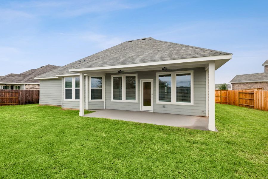 Exterior details and patio area of a home in Miller's Pond, Rosenberg (Image 12). Exterior details and patio area of a home in Miller's Pond, Rosenberg (Image 12).