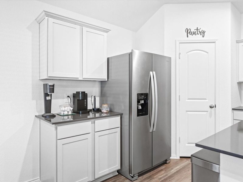 Refridgerator is included