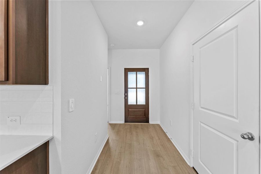 Spacious, unfurnished interior of a new home in Bar W Ranch, Leander (Image 27). Spacious, unfurnished interior of a new home in Bar W Ranch, Leander (Image 27).