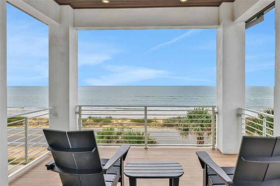 Exterior details and patio area of a home in , Flagler Beach (Image 35).