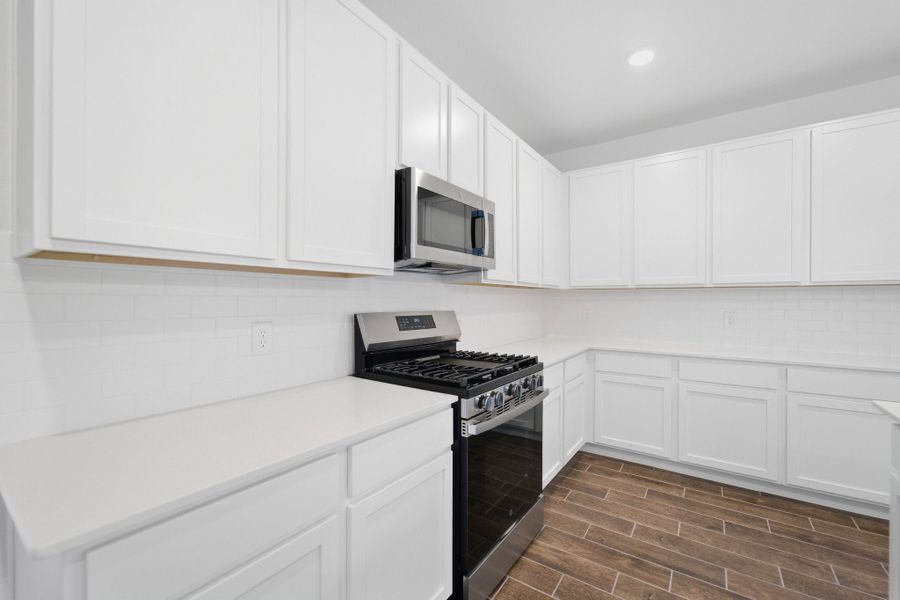 Furnished interior view inside a new home in Pecan Estates, Crosby (Image 11).