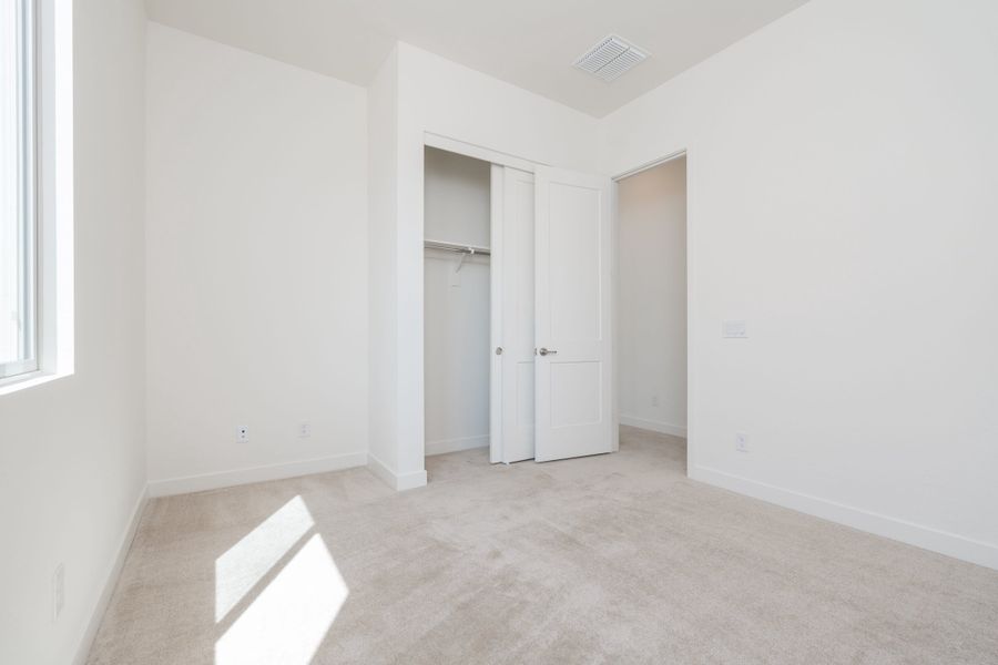 Spacious, unfurnished interior of a new home in Soleo, San Tan Valley (Image 13).