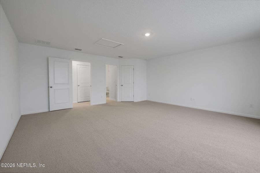 Spacious, unfurnished interior of a new home in Jennings Farm, Middleburg (Image 37). Spacious, unfurnished interior of a new home in Jennings Farm, Middleburg (Image 37).
