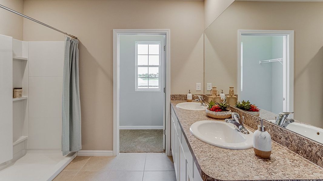 Furnished interior view inside a new home in Silverstone North, Palmetto (Image 9).