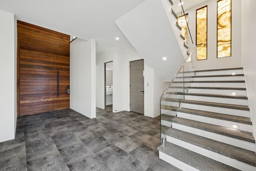 Spacious, unfurnished interior of a new home in , Houston (Image 21).