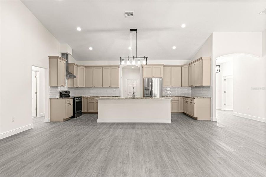 Furnished interior view inside a new home in , Dunnellon (Image 9).