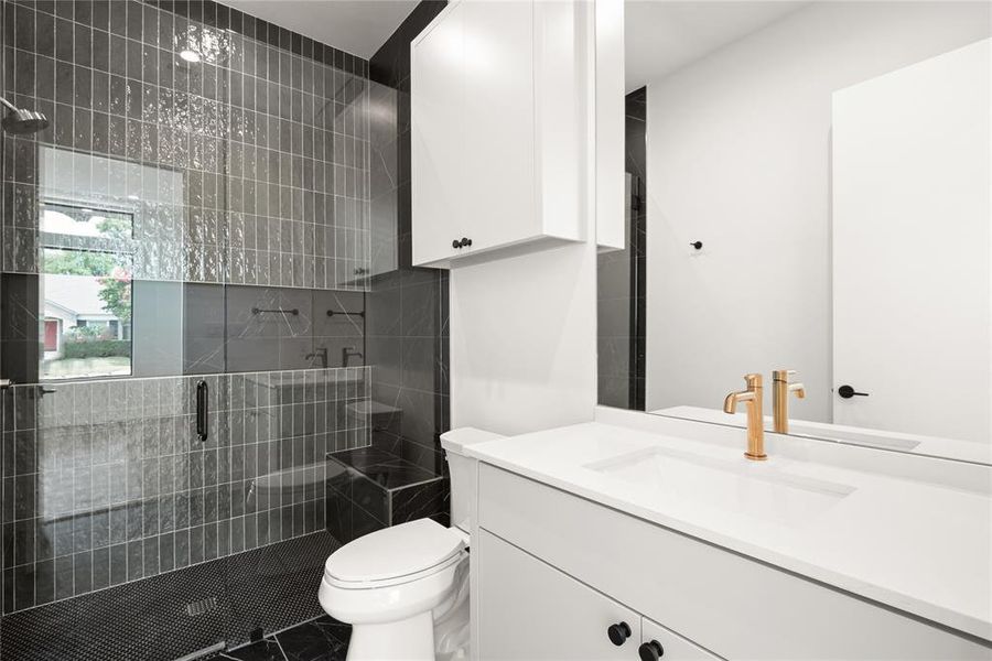 Furnished interior view inside a new home in , Dallas (Image 33). Furnished interior view inside a new home in , Dallas (Image 33).