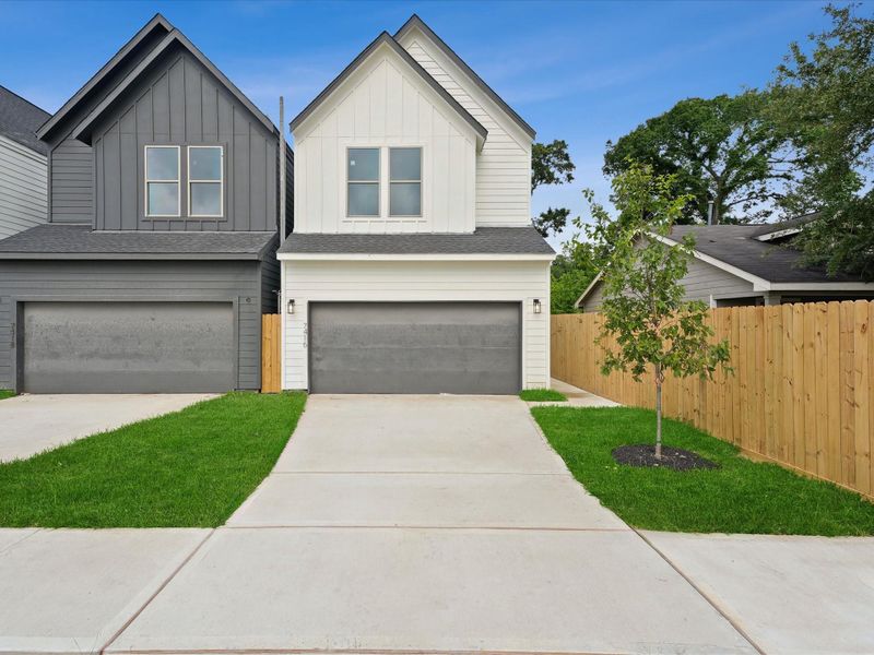 Front exterior of a new home in , Houston, TX, highlighting curb appeal (Image 22).