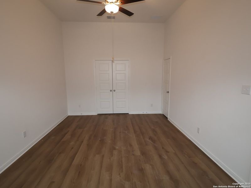 Spacious, unfurnished interior of a new home in Greenspoint Heights, Seguin (Image 32).