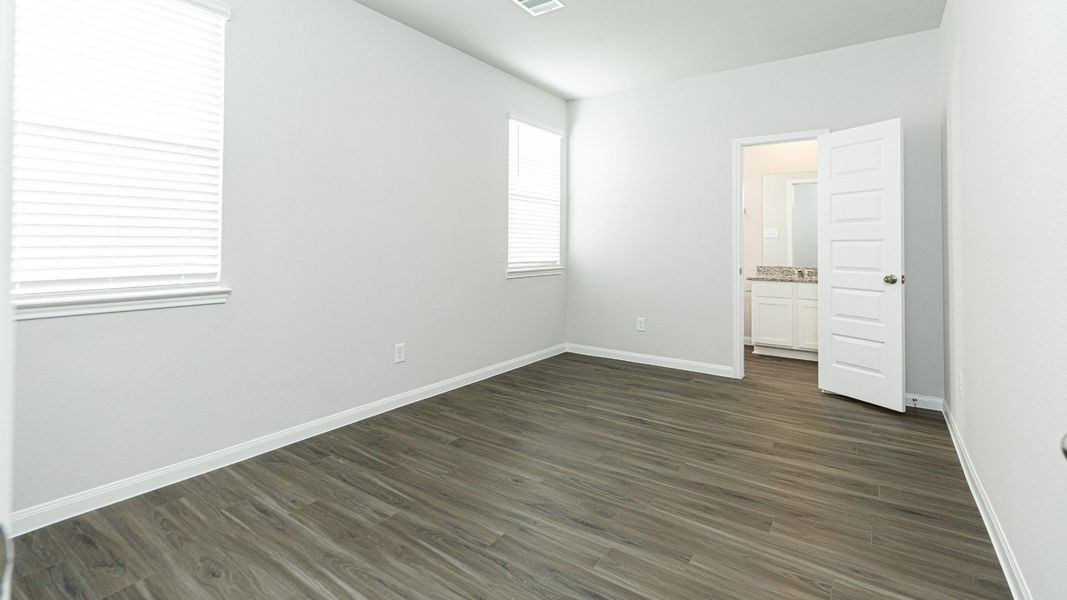 Secondary Bedroom with Full Bath Downstairs