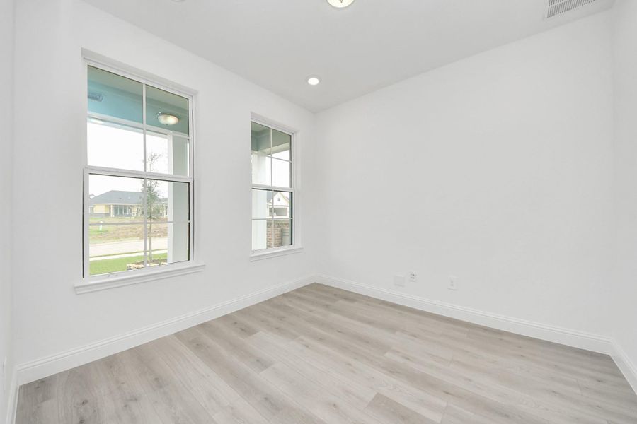 Spacious, unfurnished interior of a new home in , Missouri City (Image 28).