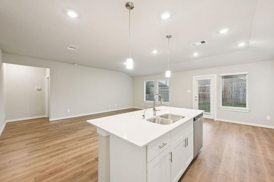 Furnished interior view inside a new home in Stewart's Ranch, Conroe (Image 7).