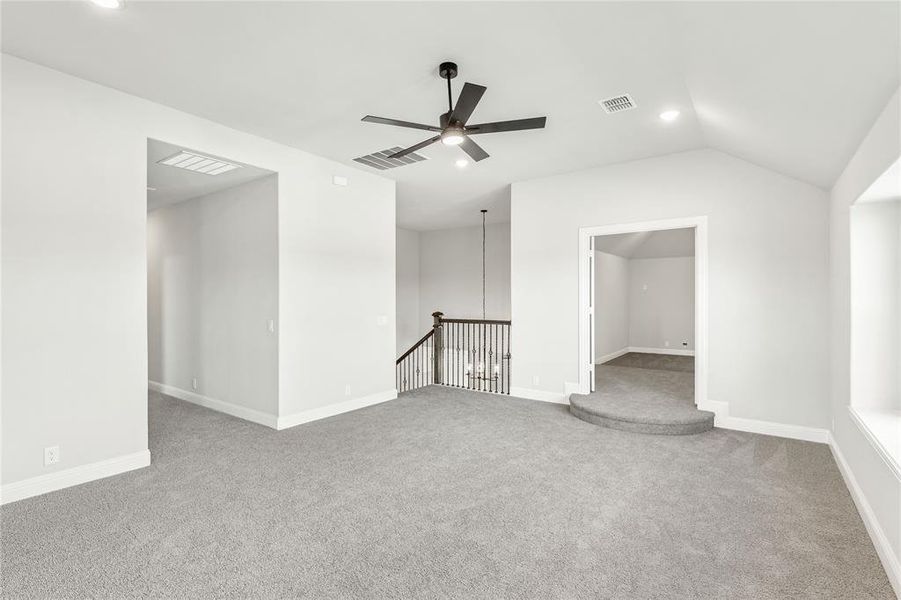 Spacious, unfurnished interior of a new home in Crystal Lake Estates, Red Oak (Image 31).