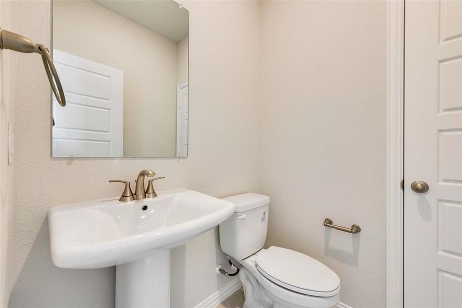 Furnished interior view inside a new home in Walden Pond, Forney (Image 10). Furnished interior view inside a new home in Walden Pond, Forney (Image 10).