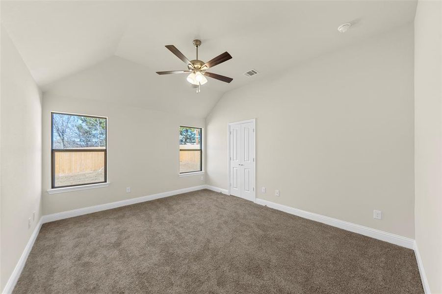 Spacious, unfurnished interior of a new home in Lin Dell Estates, Glenn Heights (Image 12). Spacious, unfurnished interior of a new home in Lin Dell Estates, Glenn Heights (Image 12).