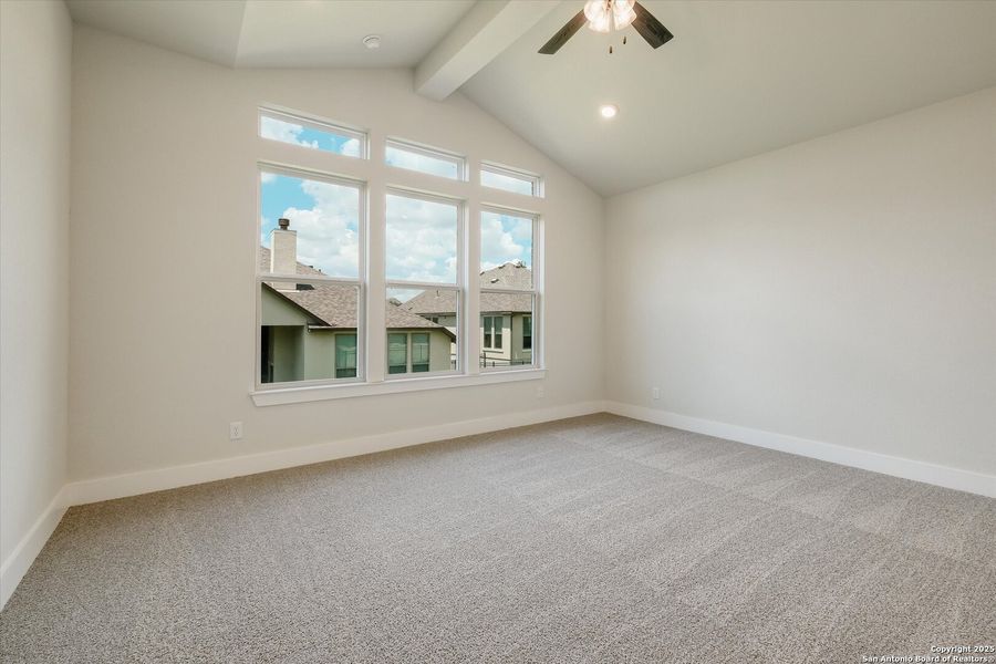 Spacious, unfurnished interior of a new home in Esperanza, Boerne (Image 19).