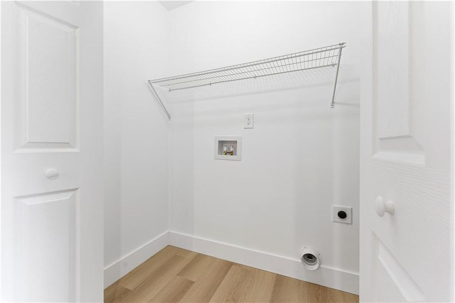 Spacious, unfurnished interior of a new home in , Cartersville (Image 12).