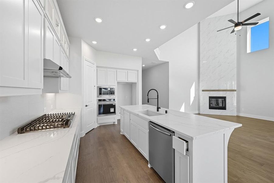 Furnished interior view inside a new home in Trinity Falls, McKinney (Image 12). Furnished interior view inside a new home in Trinity Falls, McKinney (Image 12).