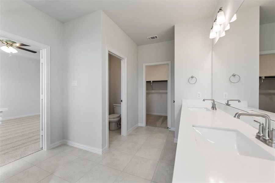 Furnished interior view inside a new home in Morningstar, Aledo (Image 8).