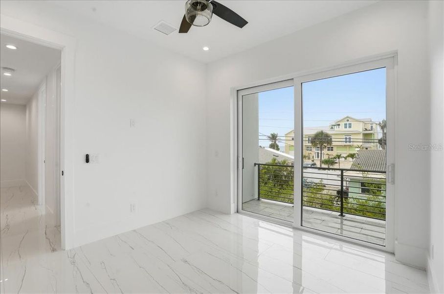 Spacious, unfurnished interior of a new home in , Englewood (Image 71).