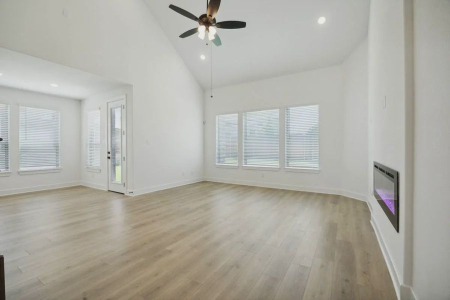 Spacious, unfurnished interior of a new home in Silo Mills, Joshua (Image 12). Spacious, unfurnished interior of a new home in Silo Mills, Joshua (Image 12).
