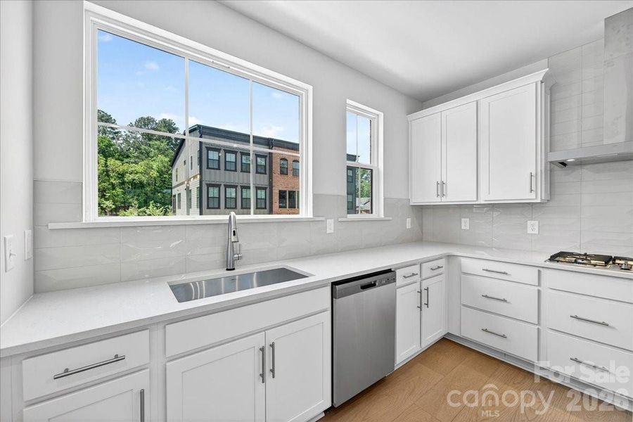 Large single bowl stainless steel sink with Touch faucet Large single bowl stainless steel sink with Touch faucet